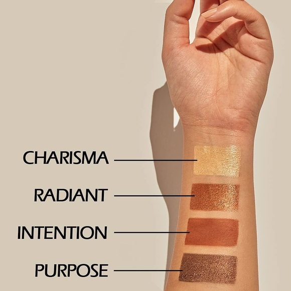 Chella + Vela Beauty Blushing Rose Eyeshadow Palette.
New - Picture 6 of 6